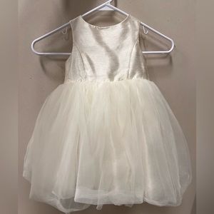 David’s Bridal 3T Flower Girl Dress with Tulle (Ivory)